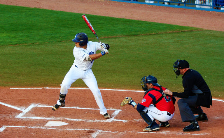 Baseball: Blue Raider bats ignite late offense in 10-4 win