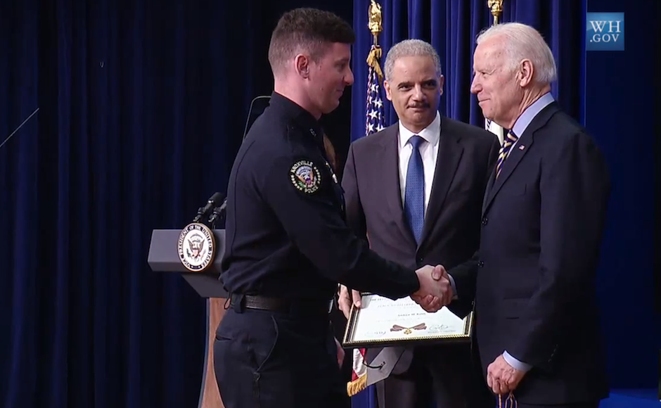 Tennessee Officer Receives Medal of Valor