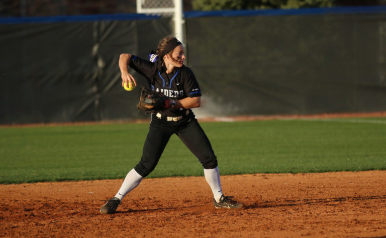 Softball: Late rally pushes Blue Raiders to 5-3 victory