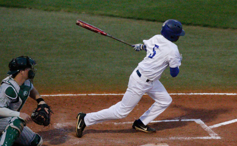 Baseball: Offensive onslaught leads to victory for MTSU