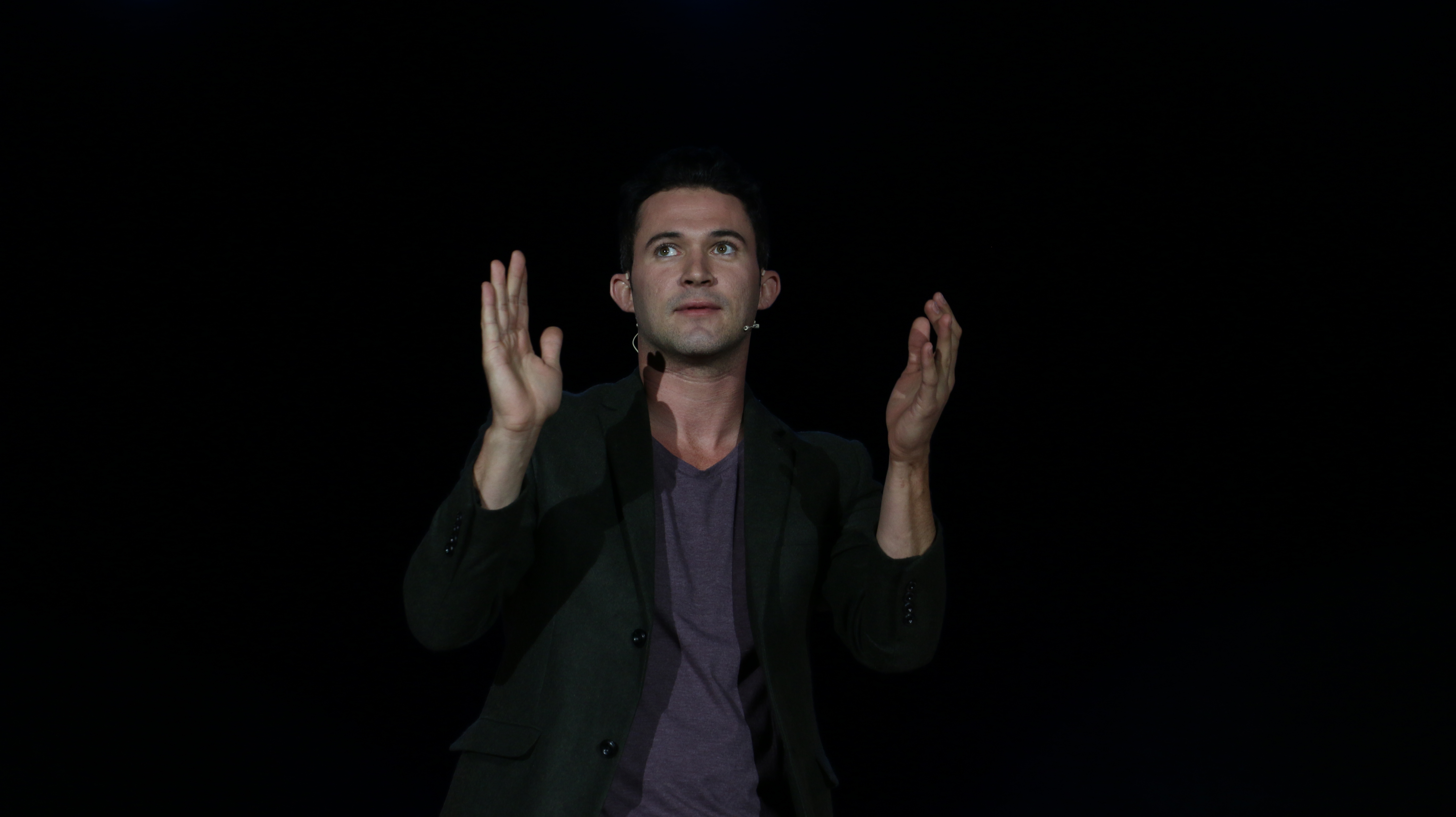 Comedian Justin Willman gives students a night of magic