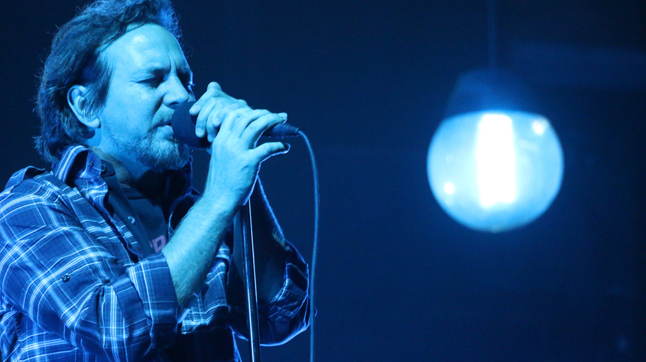 Photo Gallery: Pearl Jam at Memphis’ FedEx Forum