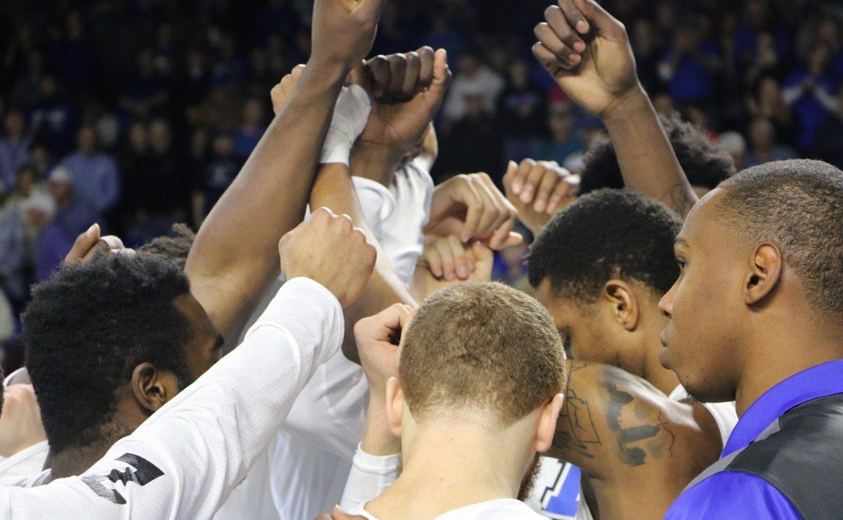 The men's basketball team breaks it down before tip-off against Louisiana Tech on Jan. 29, 2017. (Photo by Tyler Lamb/Sports Editor)