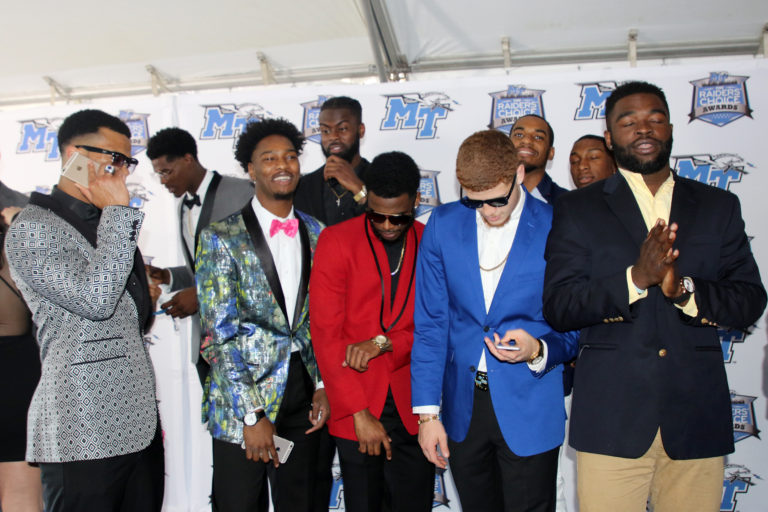 VIDEO: Raiders stroll down the RCA Blue Carpet in style