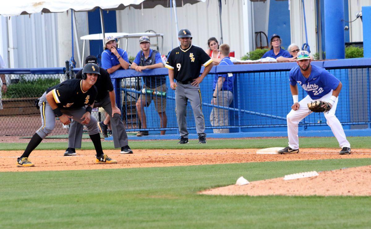 First baseman Kaleb King prepares for a pick off during a game against Southern Miss on April 29, 2017. (MTSU Sidelines?Tyler Lamb) 