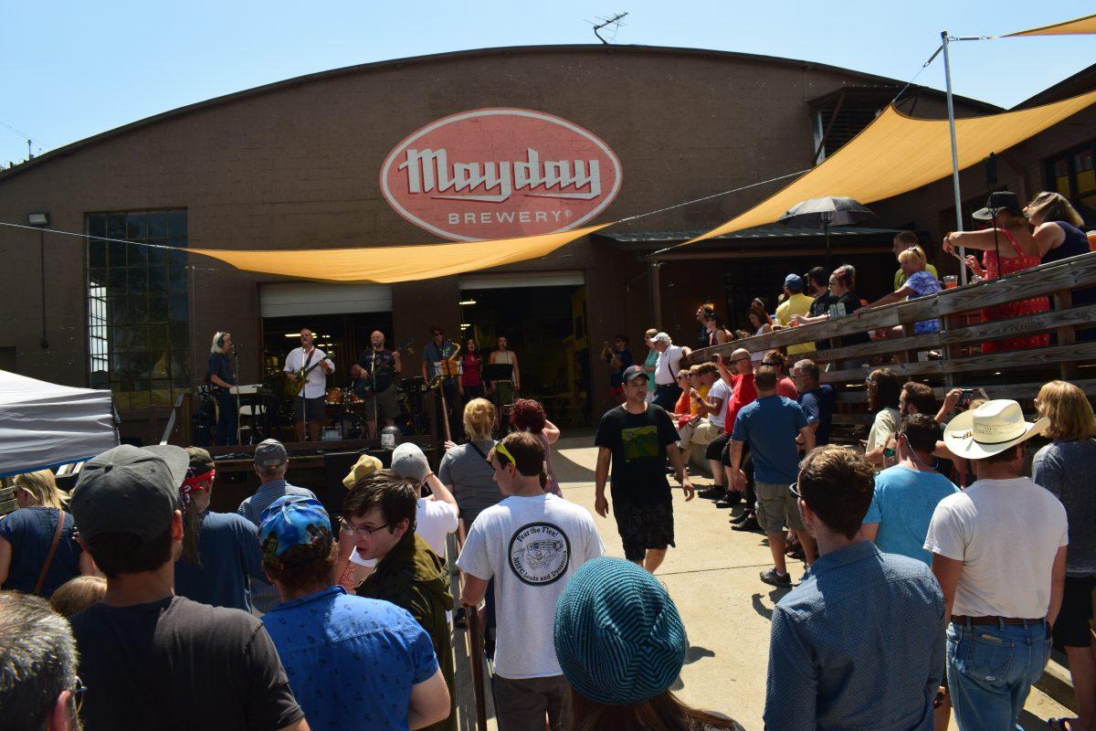 Mayday Brewery hosts a large eclipse viewing party in Murfreesboro, Tenn. on August 21, 2017. (Payton Comerford / MTSU Sidelines) 