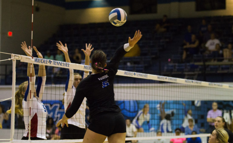 Volleyball: Blue Raiders lose in straight sets to Owls
