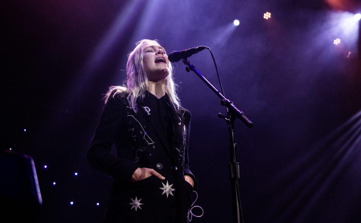 Bridgers sings out to help form lush harmonies for boygenius at their November 4, 2018 show. (Alexis Marshall / MTSU Sidelines)