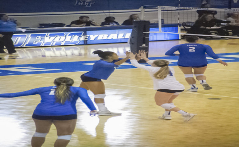 Volleyball: Seniors’ final home weekend spoiled by pair of losses