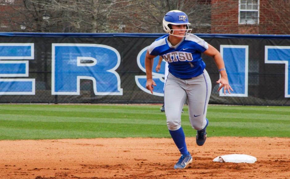 Summer Burgess running from second to third base against FIU on March 24, 2019 in Murfreesboro, Tenn. (Emily Bishop / MTSU Sidelines)