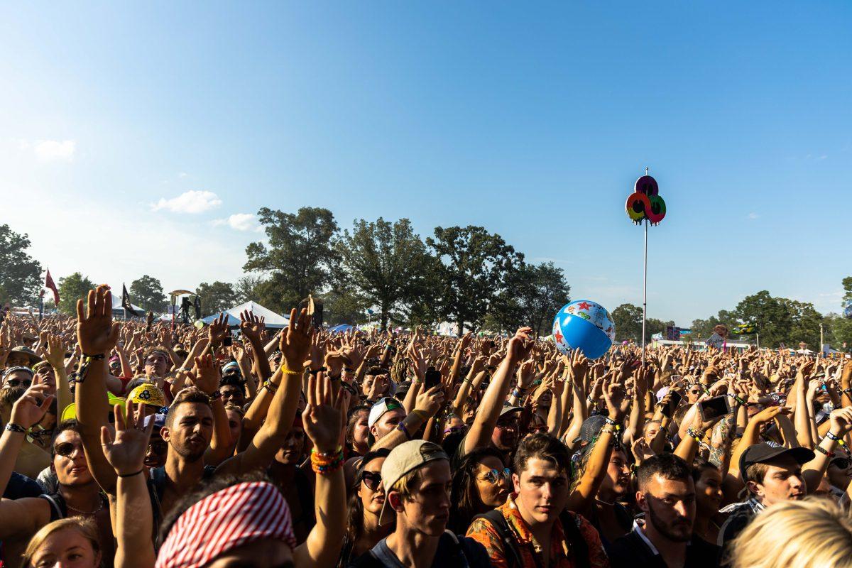 Thousands of Bonnaroovians prepare to hear Juice Wrld at the Which Stage at Bonnaroo on June 16, 2019 in Manchester, Tenn. (Photo: Tyler Lamb/MTSU Seigenthaler News Service)