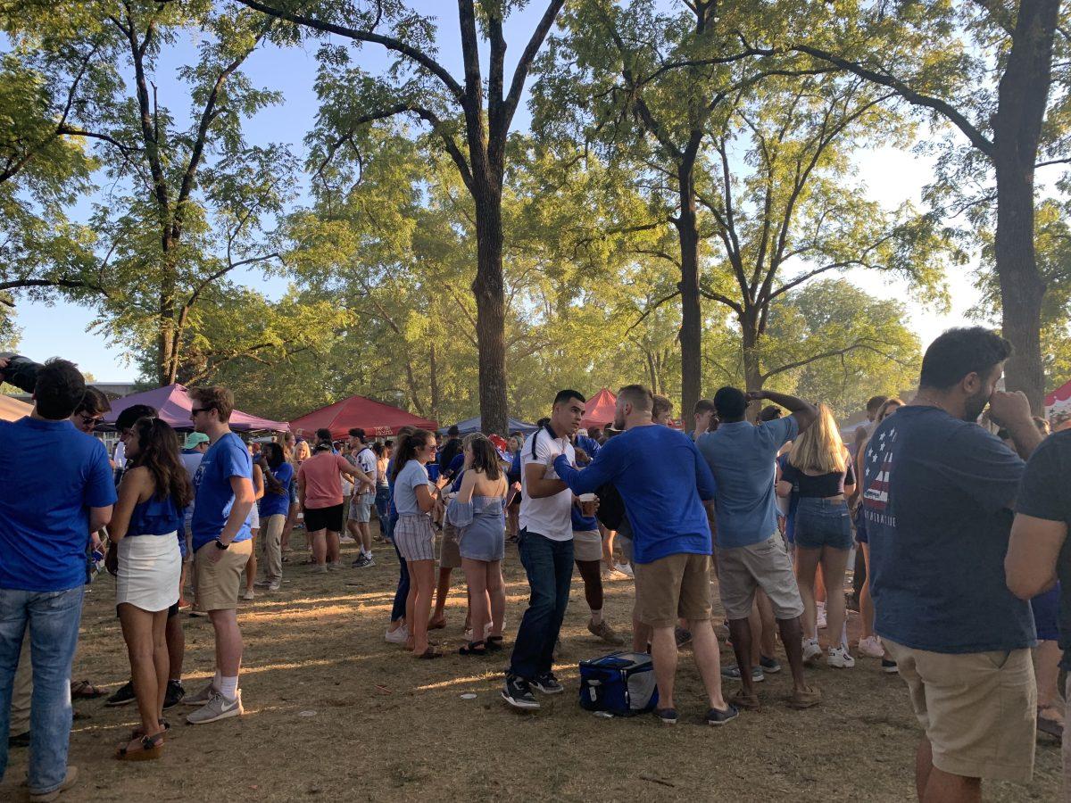 Students and football fans group up to discuss MTSU’s chances at Walnut Grove on Saturday, September 7, 2019. (Toriana Williams / MTSU Sidelines)