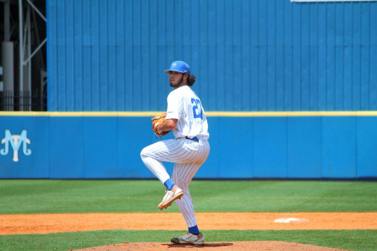 Jaden Hamm goes through his pitching motion against UTSA. (Will Carter / Sports Editor)