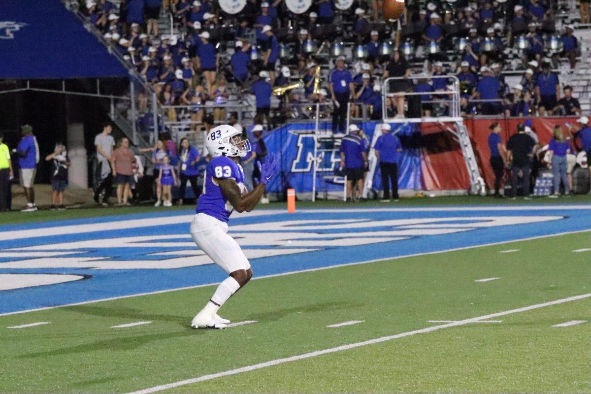 MTSU prepares to field the kickoff. Photo by Lucas Larkin. 