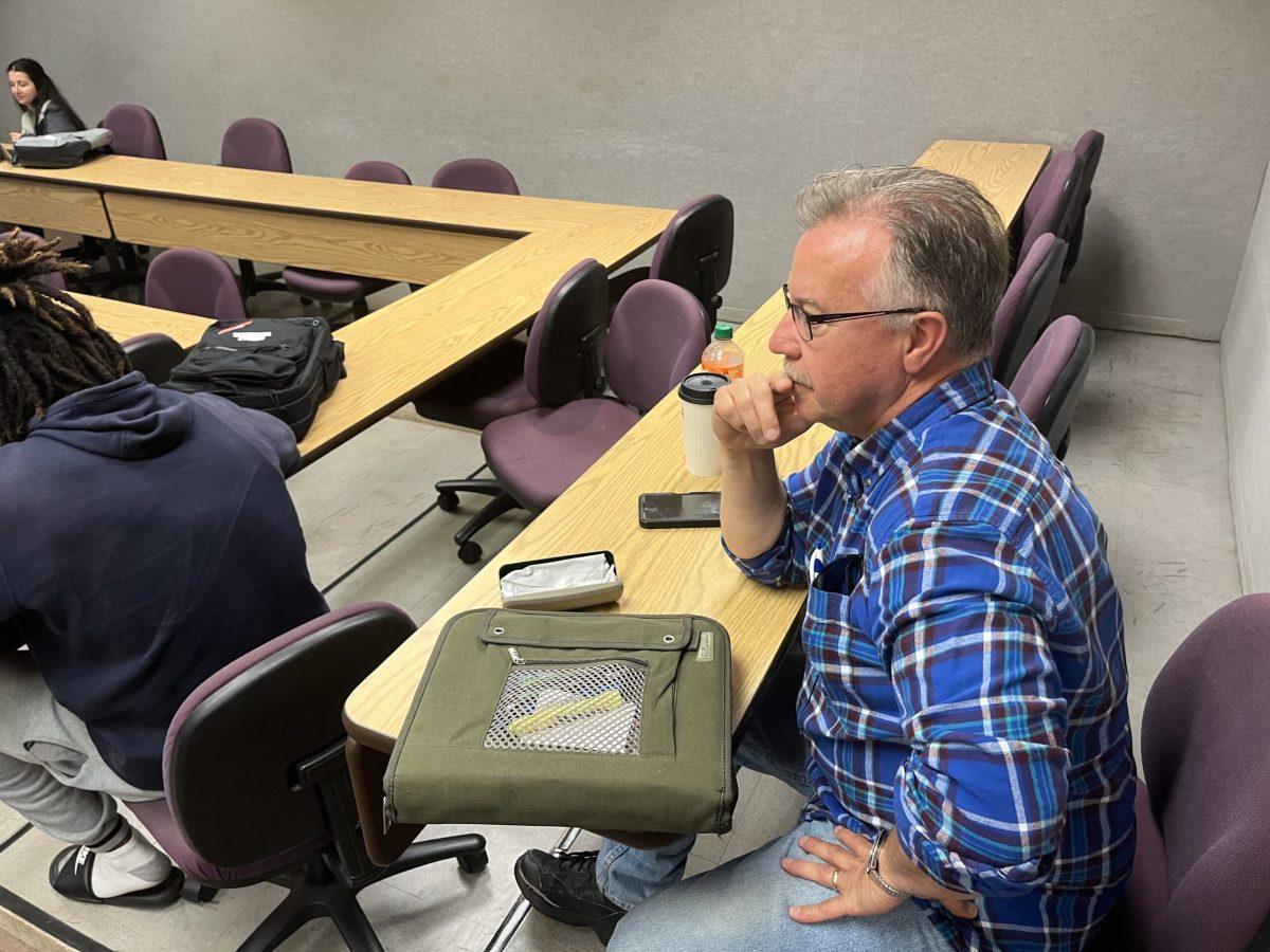 Tennessee State Rep. Mike Sparks takes part in class discussion at Middle Tennessee State University's College of Media and Entertainment. (Photo by Jenene Grover)