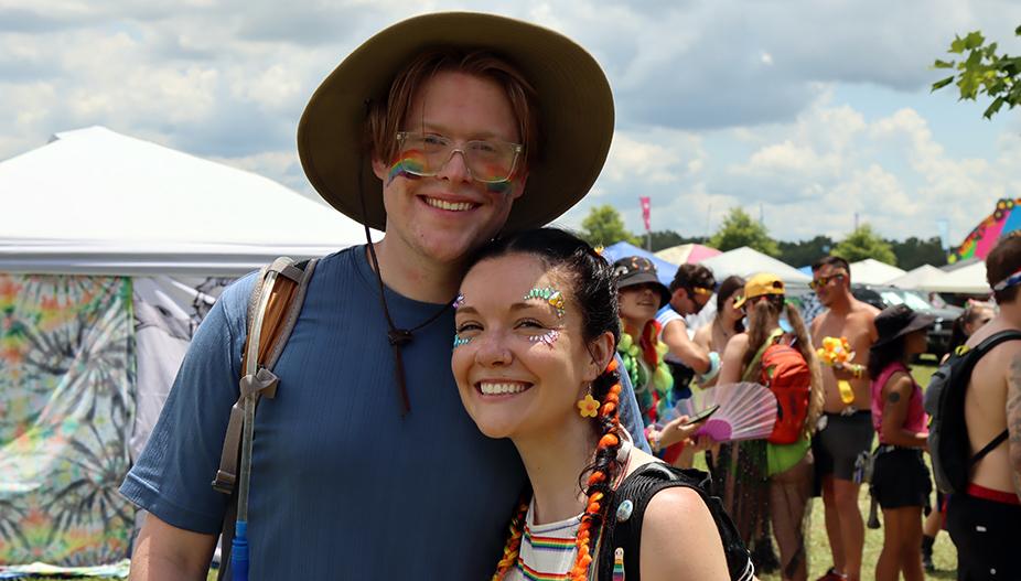 Couple declares they're ready to say "I do" after proposal at Bonnaroo