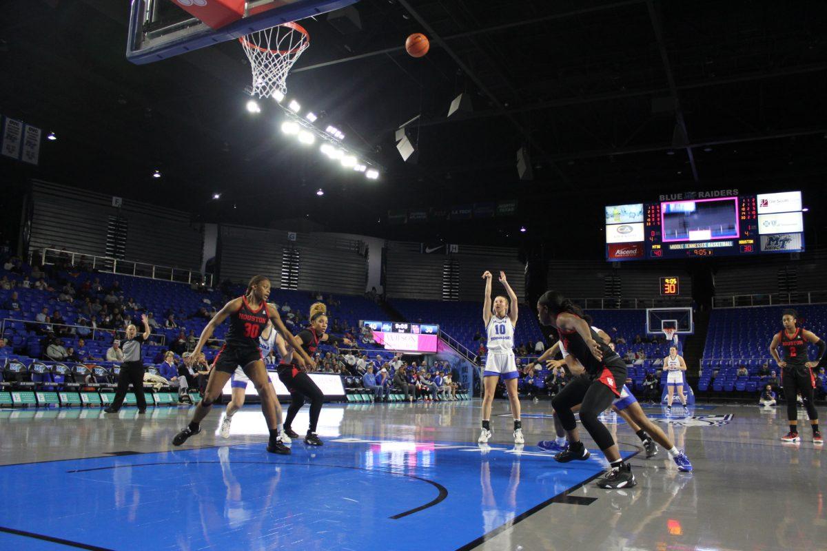 Jalynn Gregory attempts a free throw. (Photo by Calvin White)