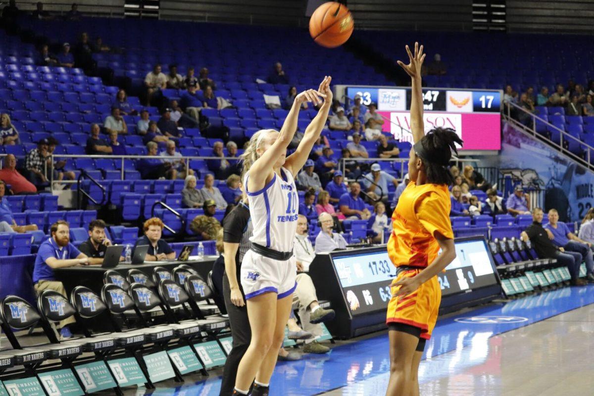 Jalynn Gregory shoots a 3-pointer. (Photo by Preston Todd)