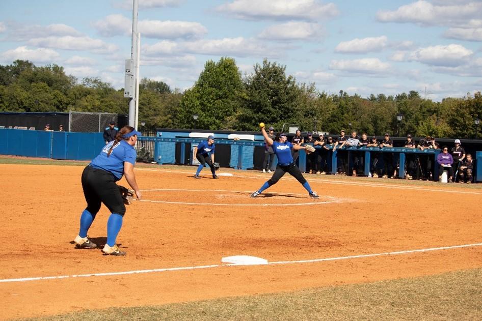 MTSU softball prepares to field the ball. (Photo by Preston Todd)