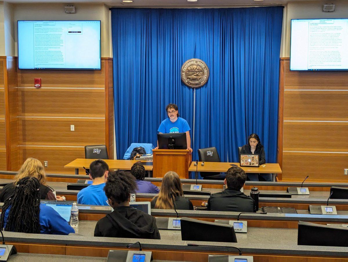 MTSU UCW Secretary Ashton Beatty speaks to the SGA Senate about the labor union’s campaign for implementing biweekly pay at MTSU. (Taken by Ethan Schmidt)