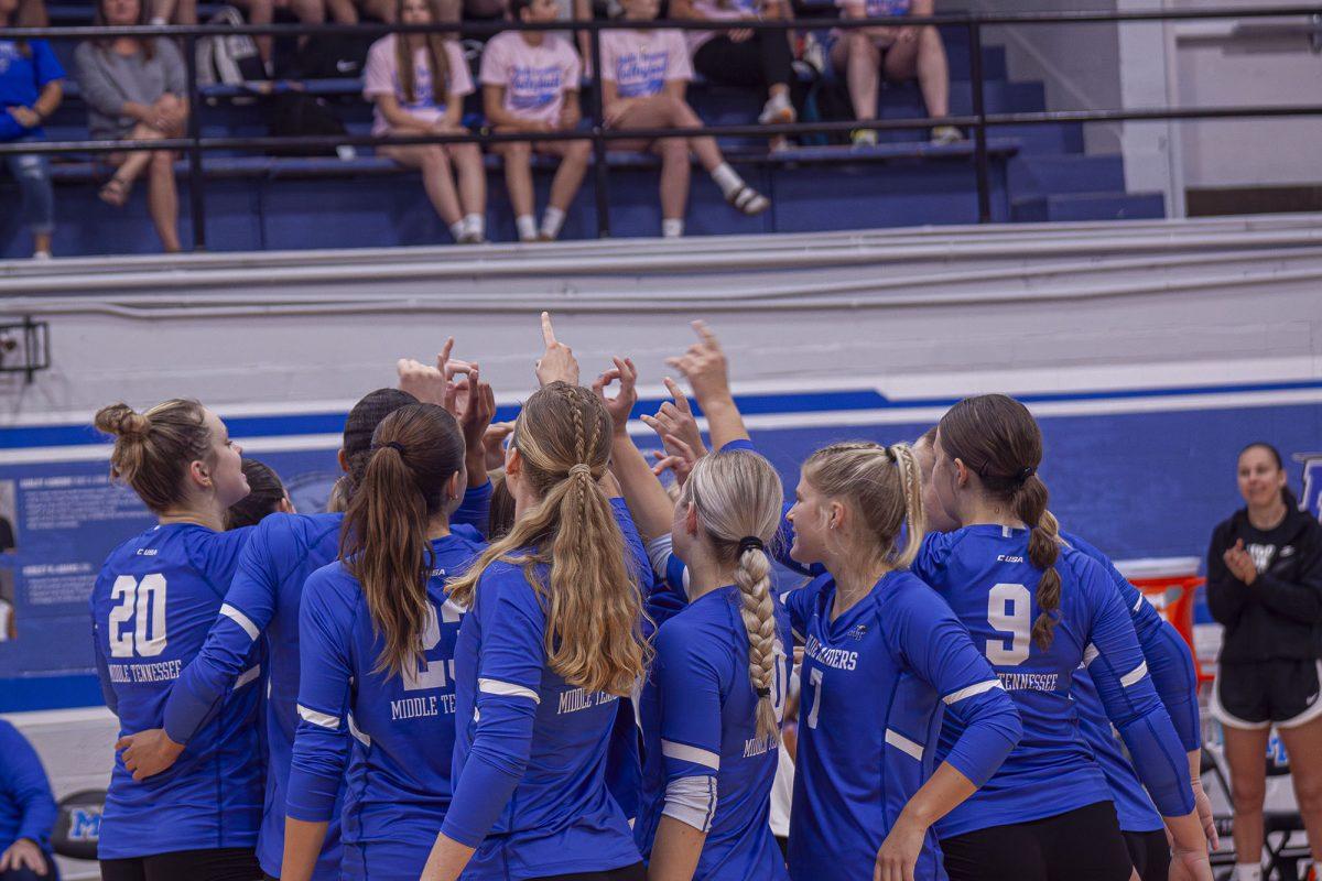 MTSU volleyball breaks the huddle, 9-8-2024. (Photo by Caitlyn Hajek)