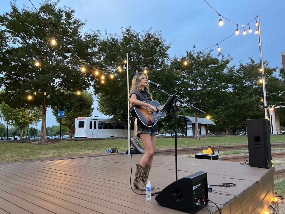 Songwriting major Carly Rose Ratcliffe performs at MTSU's Sunset Showcase series in Murfreesboro, Tennessee, on Sept.11, 2024. (Photo by Nicholas Evans)