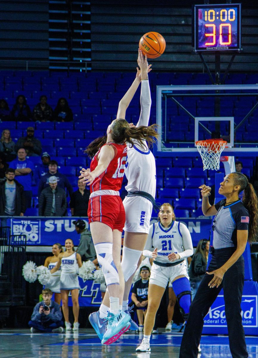 Louisiana Tech falls to MTSU women's basketball, 61-43.