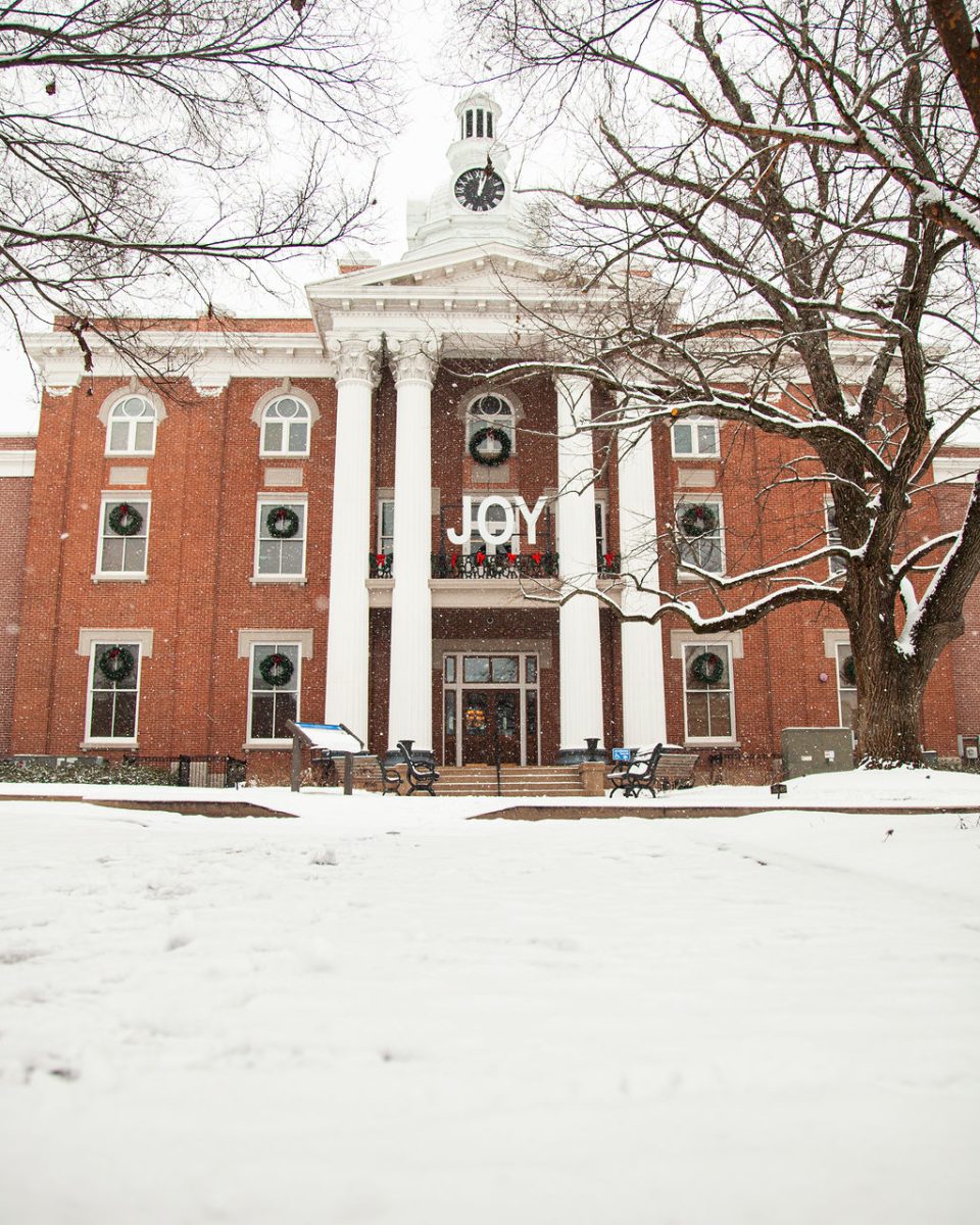 The snowy Old Rutherford County Courthouse displays holiday decorations in Murfreesboro, Tennessee, on Jan. 10, 2025.