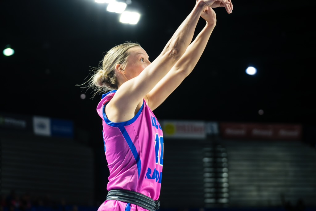 Jalynn Gregory shoots a three against Kennesaw State in the Murphy Center on Feb. 8, 2025.