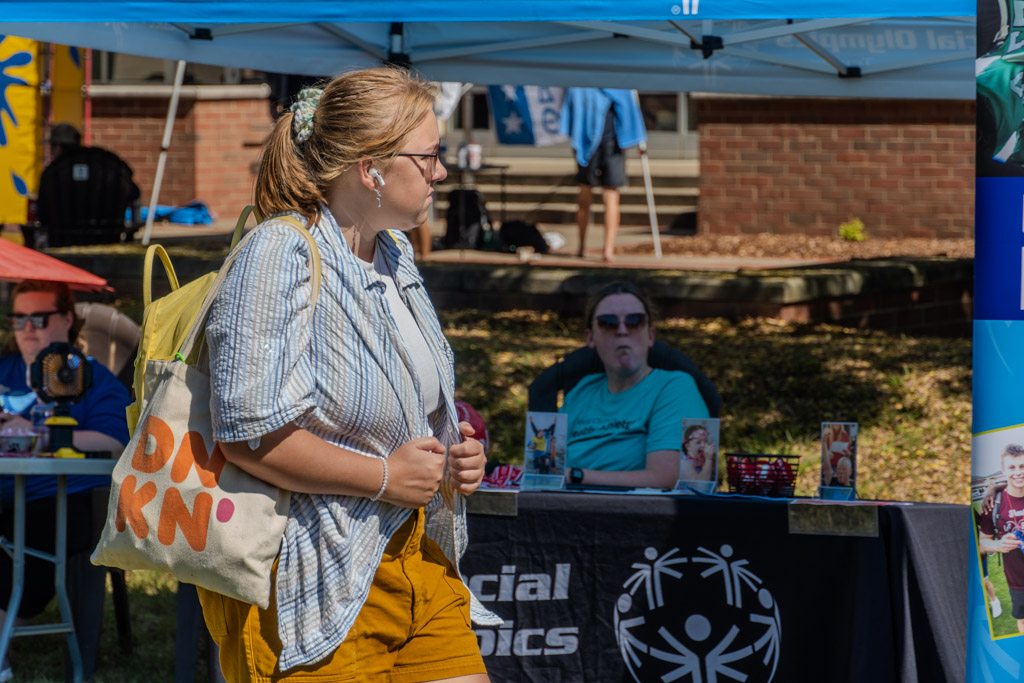 A student attends the MTSU V olunteer Fair in Murfreesboro, Tennessee on
Tuesday, Sept. 30, 2025