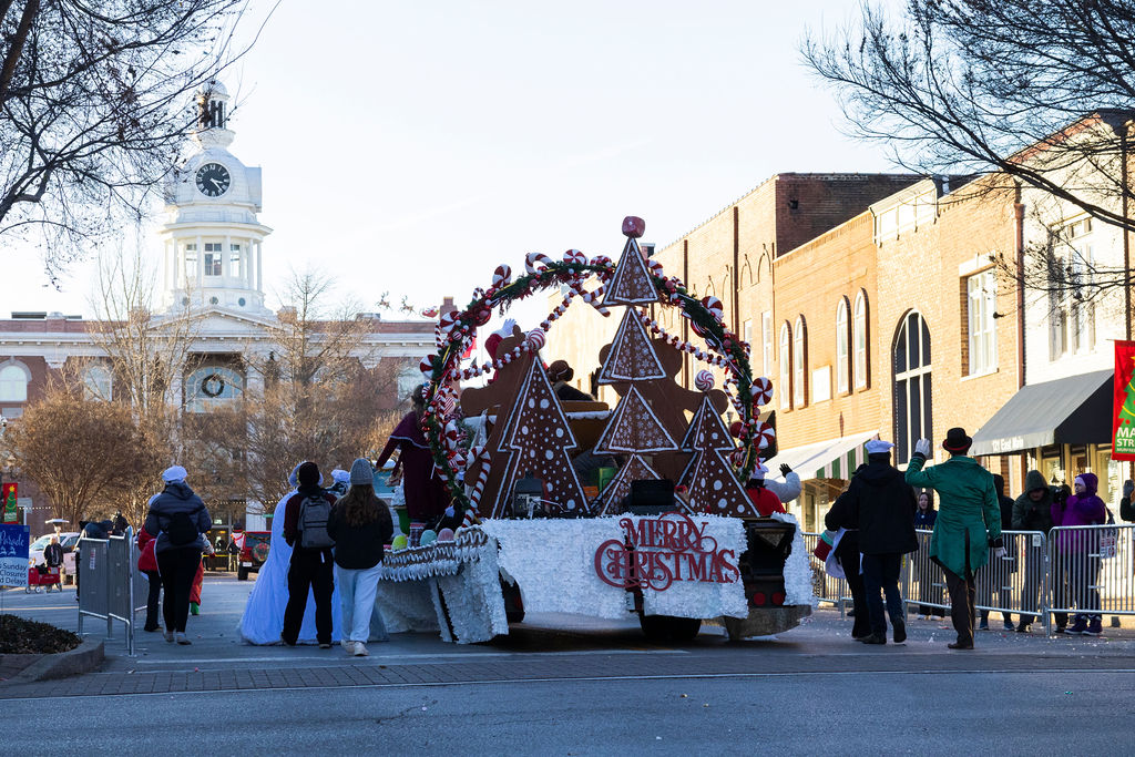 Parade float enters the Square nearing the end of the Murfreesboro Christmas Parade on E Main St. on Dec. 14, 2025 