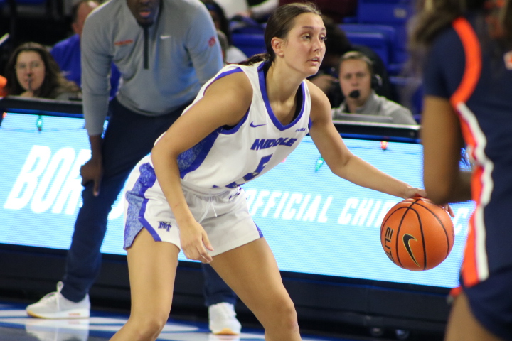 MTSU freshman guard Carsyn Swaney operates the Lady Raider offense against Auburn University on Dec. 16, 2025. 