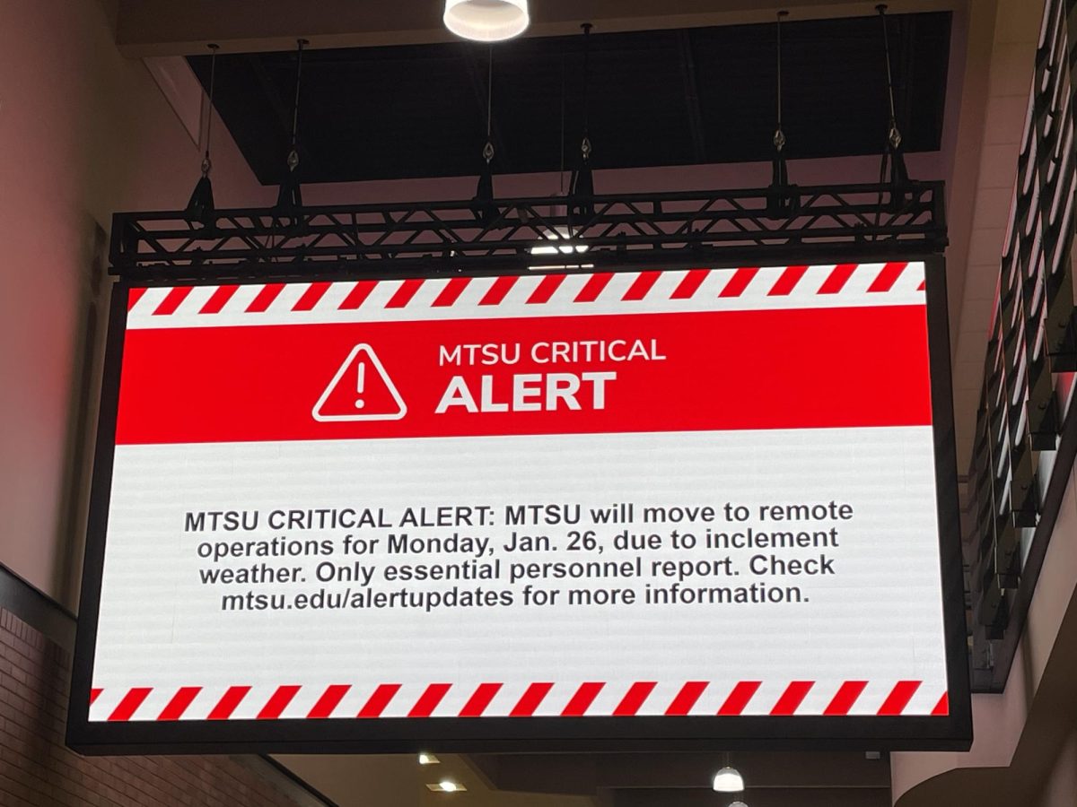 The LED light screen displays an MTSU critical alert in MTSU's Bragg Building on Jan. 22, 2026.
