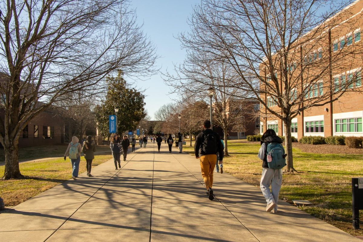 MTSU Students walking between the SCBME and the College of Education on the first day of class on Jan. 20, 2026.