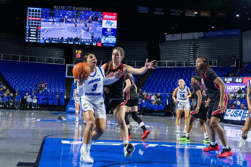 Alayna Contreras prepares for a layup in Murfreesboro, Tennessee, on February 13, 2026.
