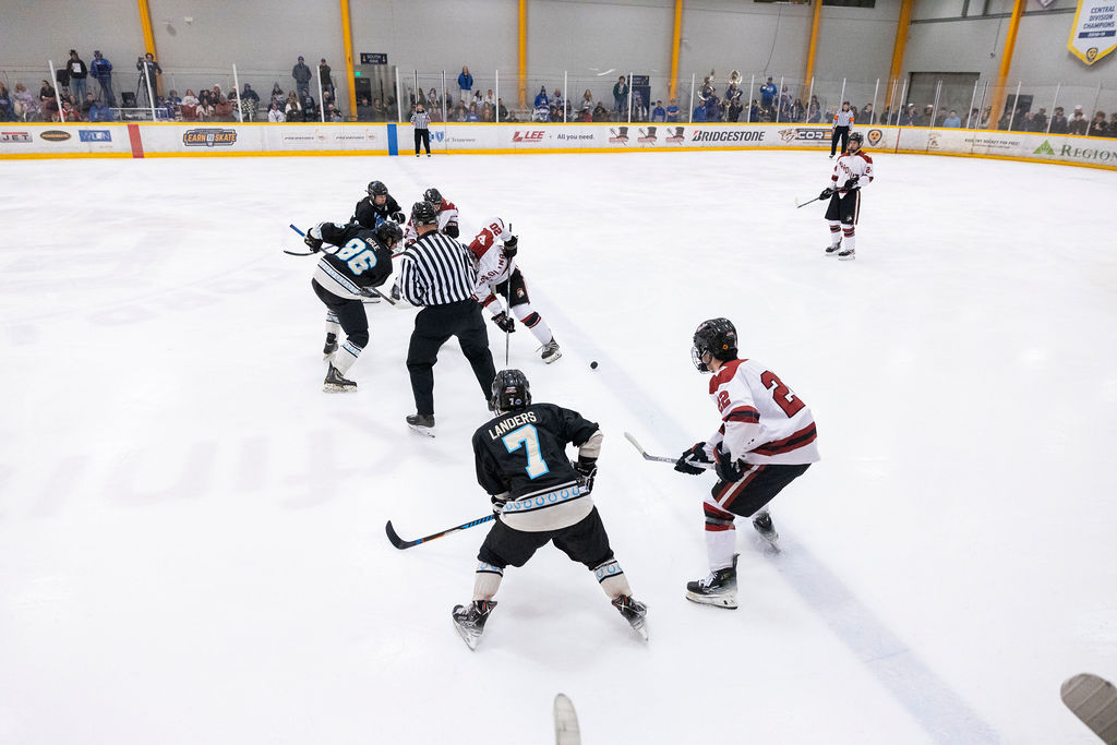 South Carolina wins a faceoff during a game against Middle Tennessee on Feb. 6, 2026, inside the Ford Ice Hockey Center in Antioch, Tennessee. 
