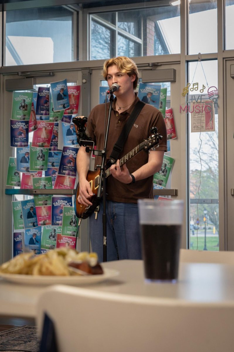 David Vandelay performs for students at McCallies dining hall on Mar. 30, 2026.